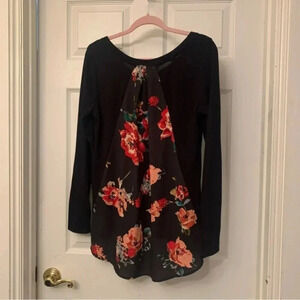 Black Flowered Blouse Long Sleeve‎ Size Medium